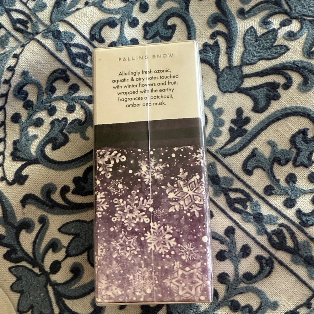 Purple Reed Diffuser - Falling Snow - Picture 2 of 4